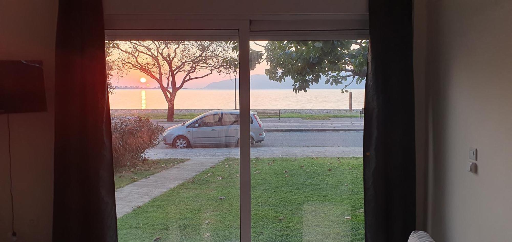 Nafpaktos Seaside Apartment Ngoại thất bức ảnh