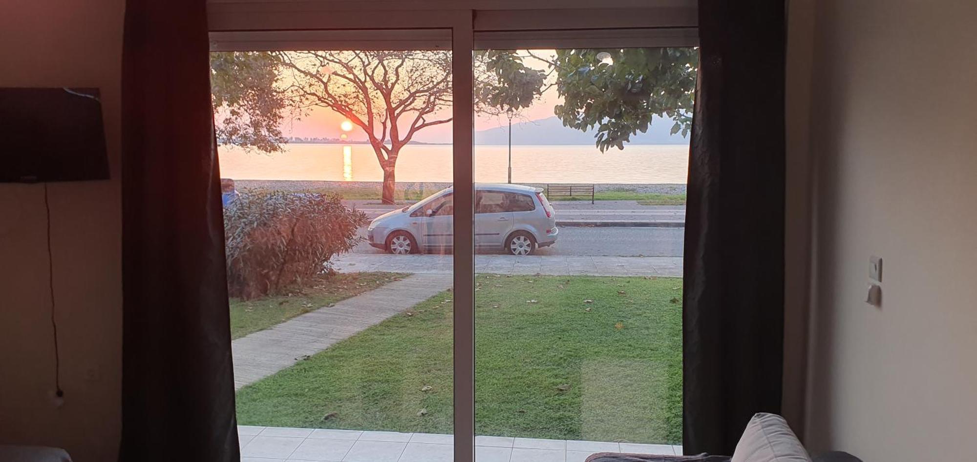 Nafpaktos Seaside Apartment Ngoại thất bức ảnh