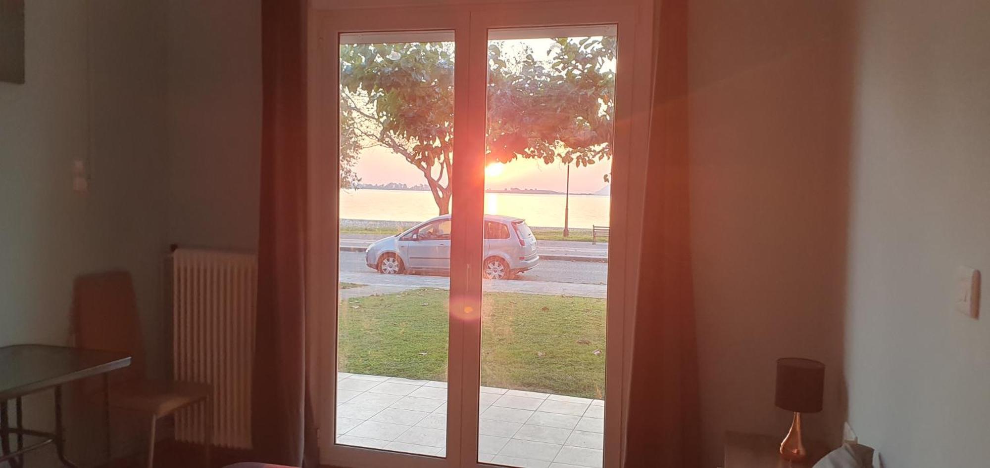 Nafpaktos Seaside Apartment Ngoại thất bức ảnh